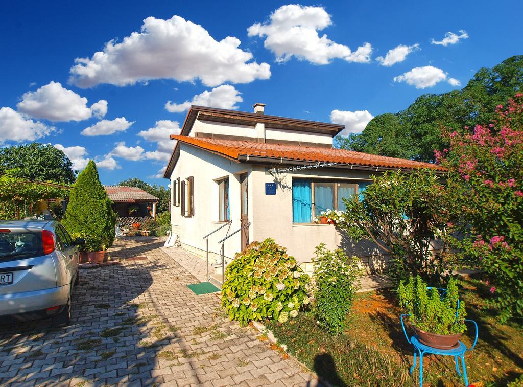 House Silvana 1461 プーラ エクステリア 写真