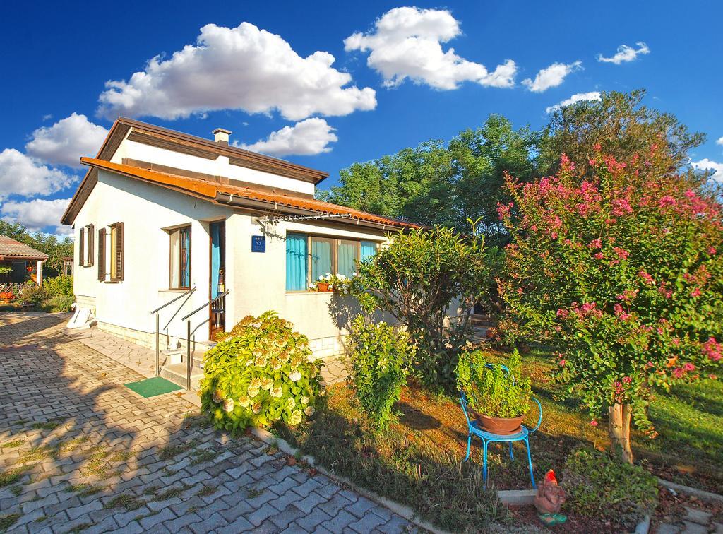 House Silvana 1461 プーラ エクステリア 写真